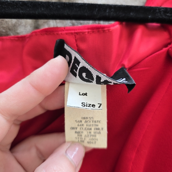 Perfect Little Red Dress - Picture 6 of 7